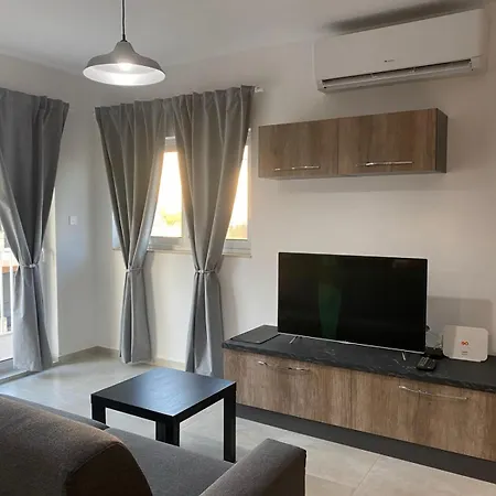 Modern In Qawra Apartment *